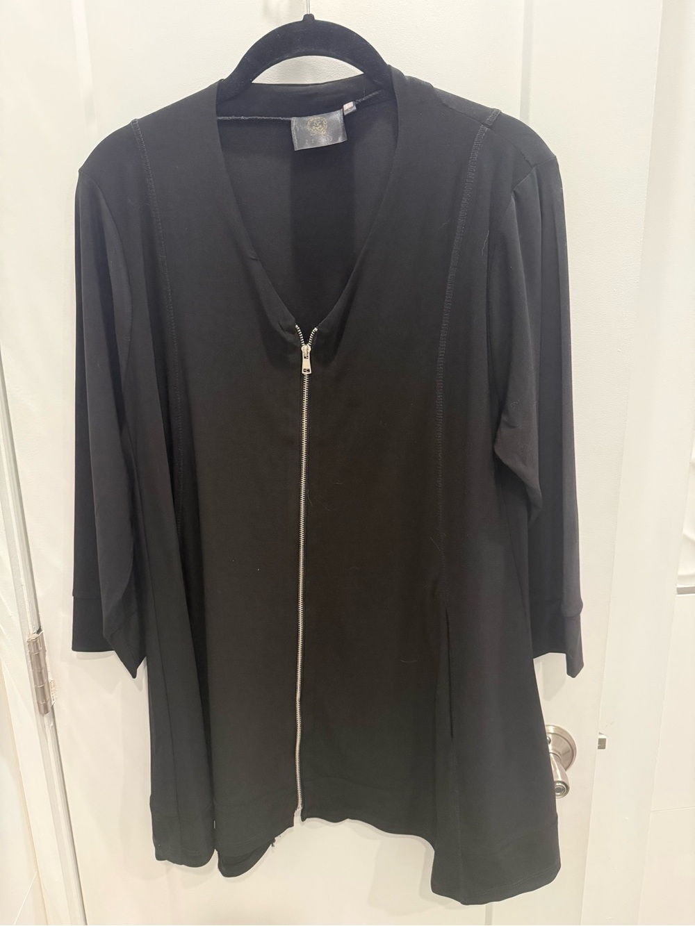 Women’s Vecceli V Neck Black Zip-Front Lightweight Tunic